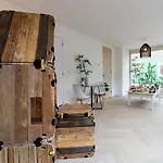 Beautiful Flat With Shared Garden